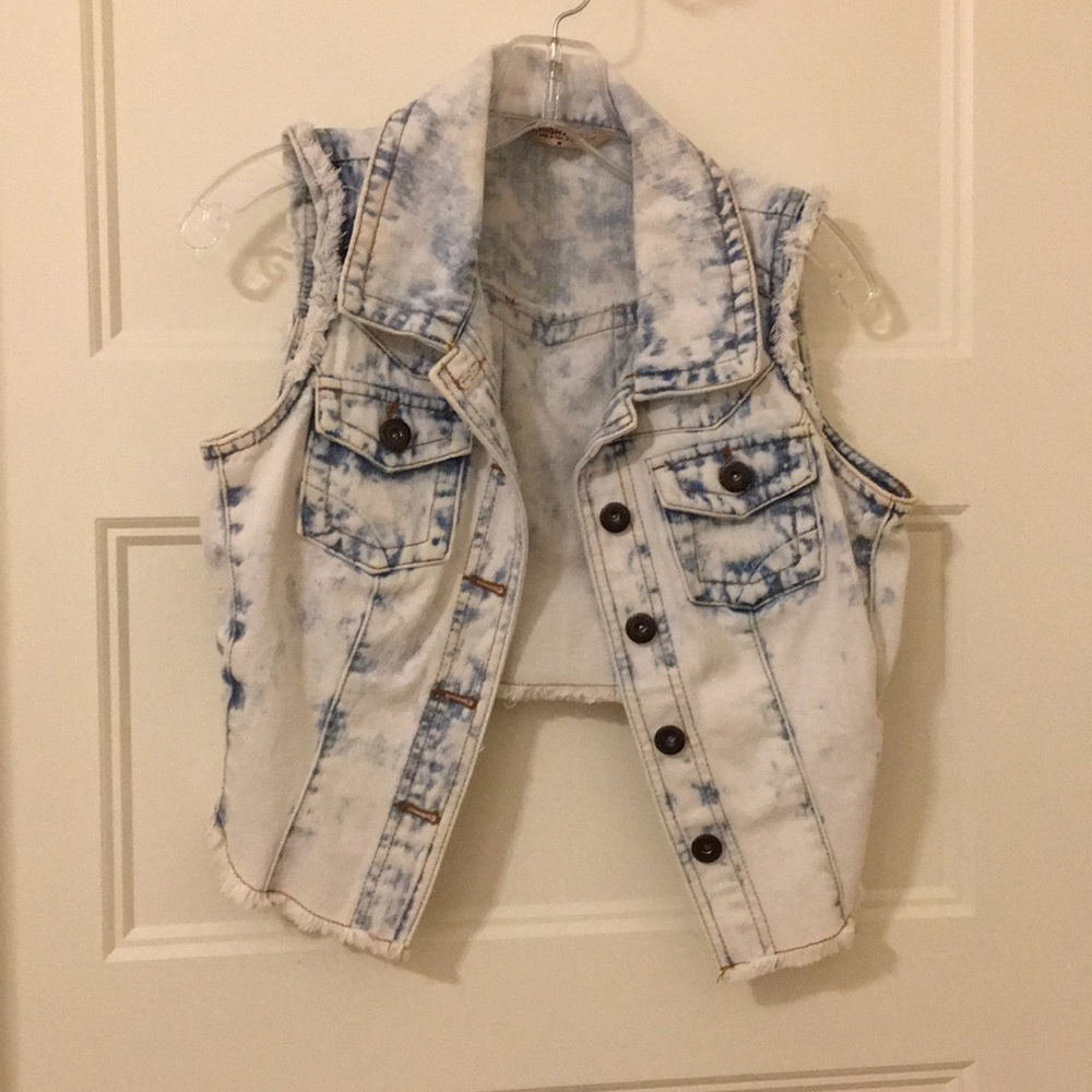 Acid Wash Crop Denim Vest